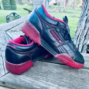 Retro Style Y2K Black Leather Reebok ClassicsWomen Sz. 9, Men Sz. 7.5